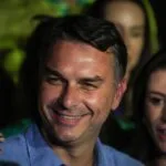 Possível vitória de Flávio Bolsonaro ameaça o futuro do cinema brasileiro, diz Variety